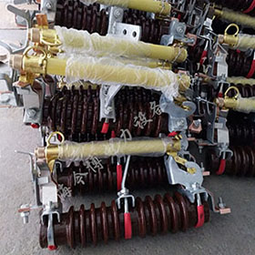 RW11-10/100a戶內外高壓跌落式熔斷器10kv~12kv令克開關保（bǎo）險